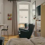 Zentrale, Gemuetliche In *