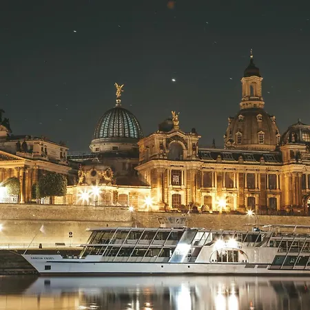 Zentrale, Gemuetliche In *