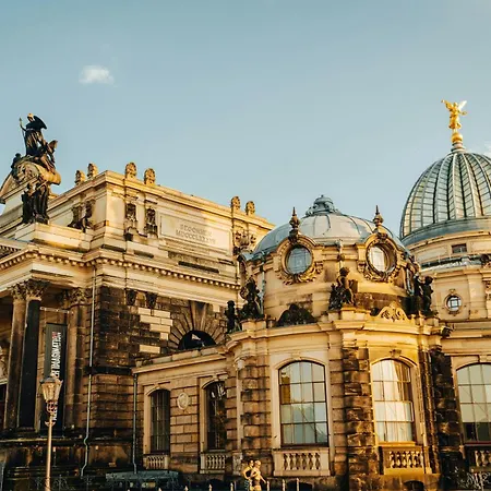 Zentrale, Gemuetliche In